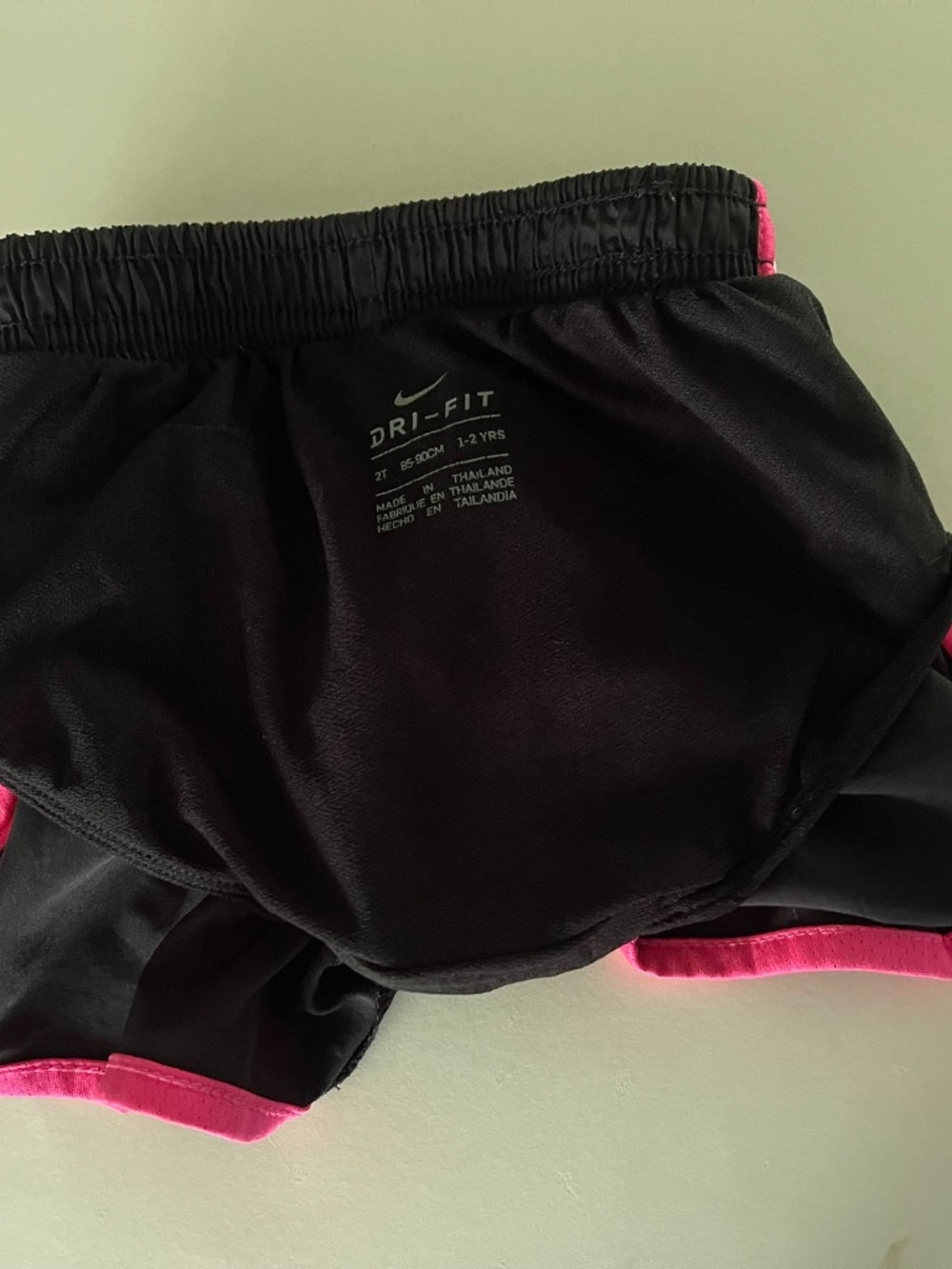Girls Nike Shirt & Shorts - size 2T - Picture 6 of 7